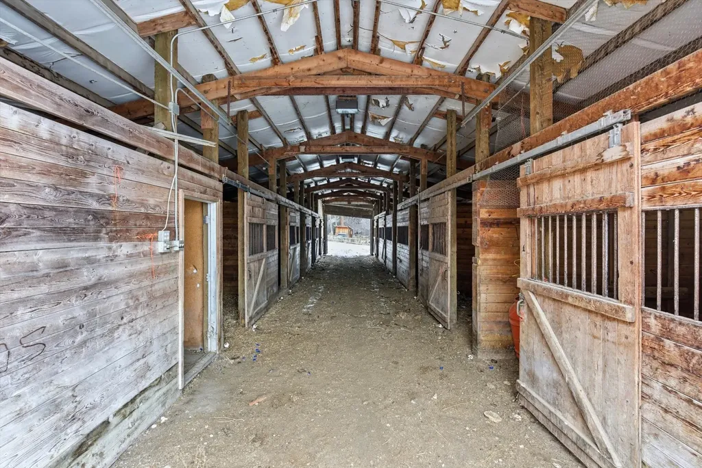 22250 Holy Cross Way Proctor MT 59929