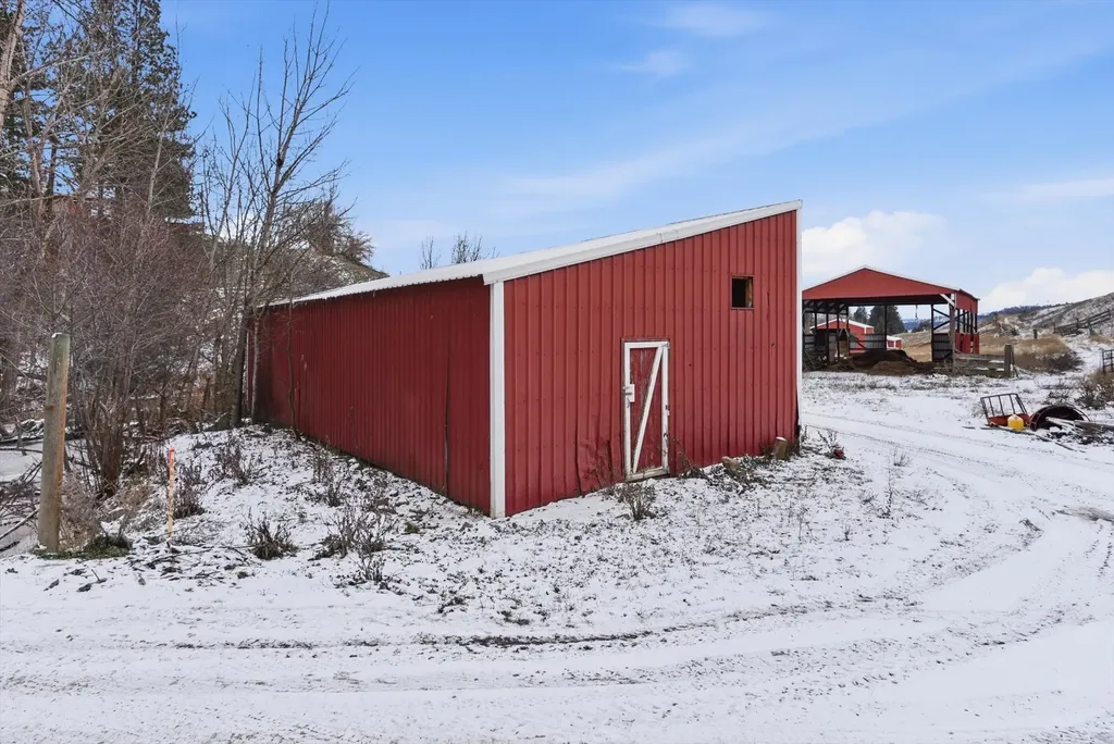 22250 Holy Cross Way Proctor MT 59929
