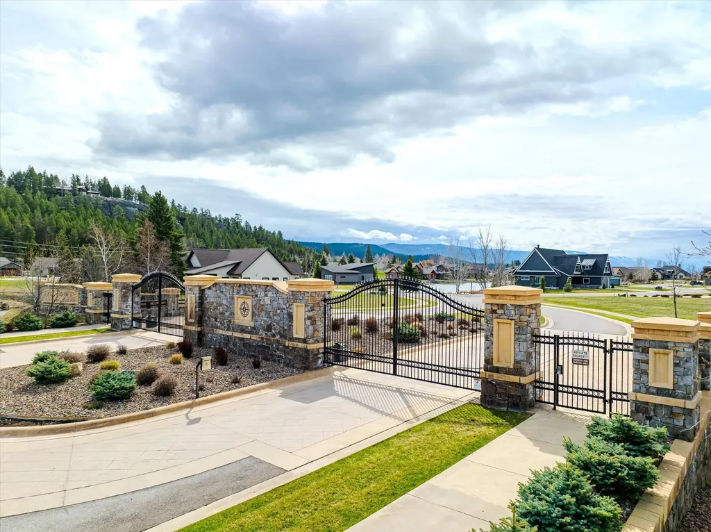 1114 Lake Pointe Drive Bigfork MT 59911