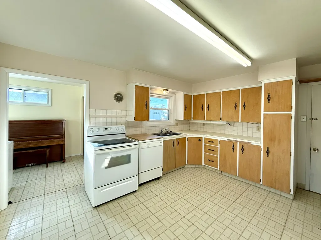 918 Fifth Street Deer Lodge MT 59722