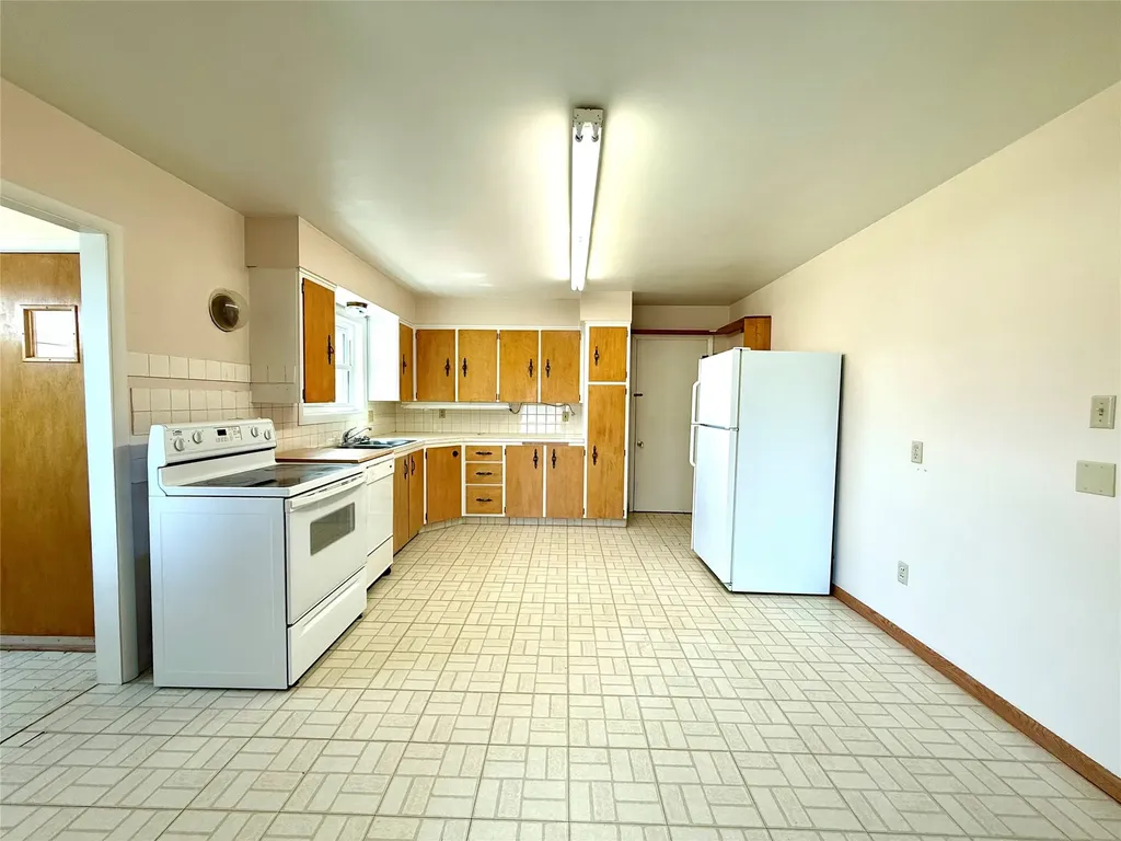 918 Fifth Street Deer Lodge MT 59722
