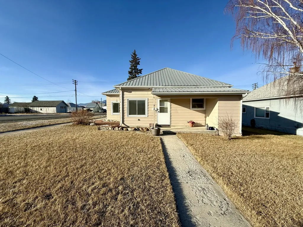 918 Fifth Street Deer Lodge MT 59722