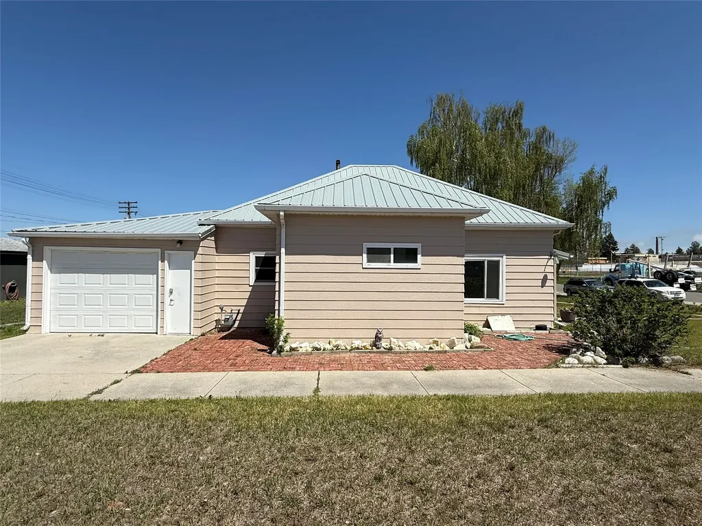 918 Fifth Street Deer Lodge MT 59722