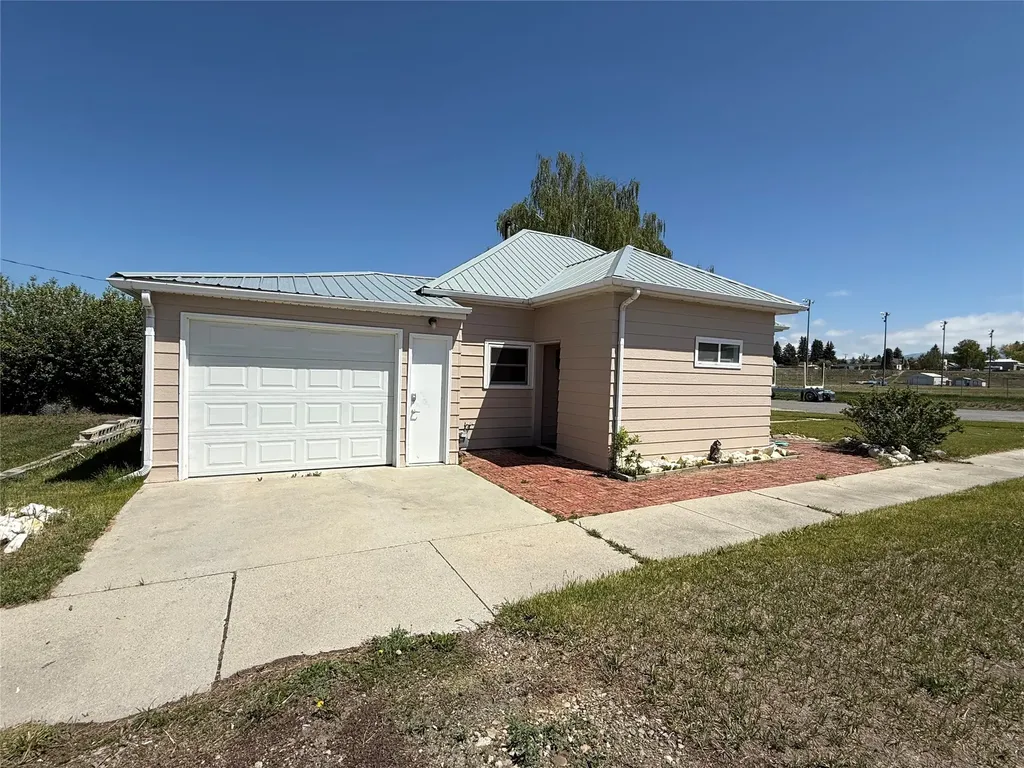 918 Fifth Street Deer Lodge MT 59722