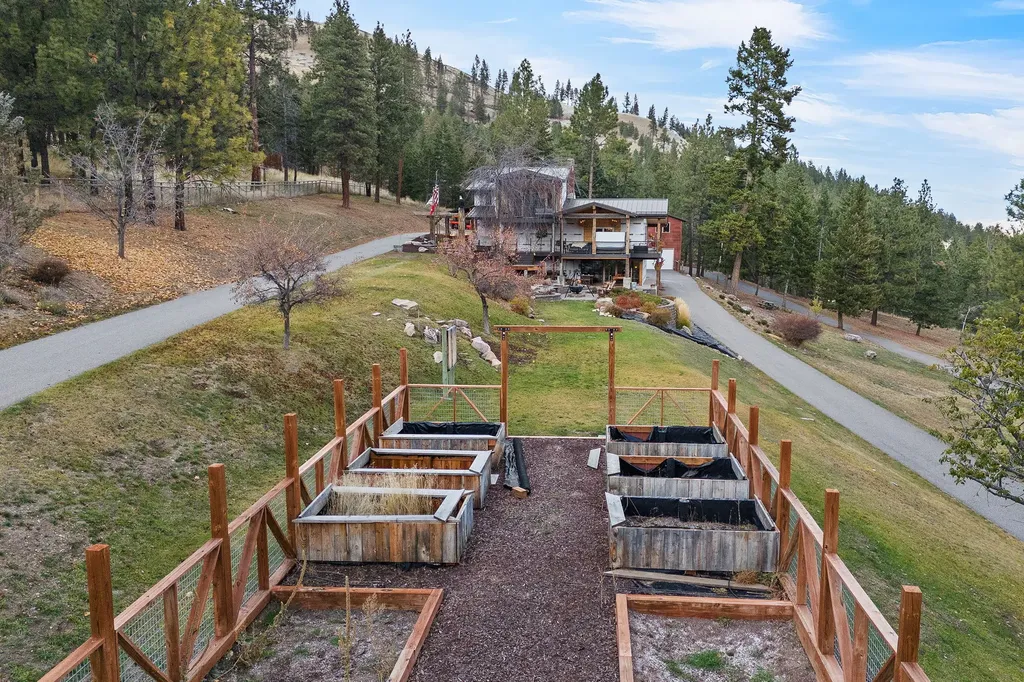 16485 Folsom Road Florence MT 59833