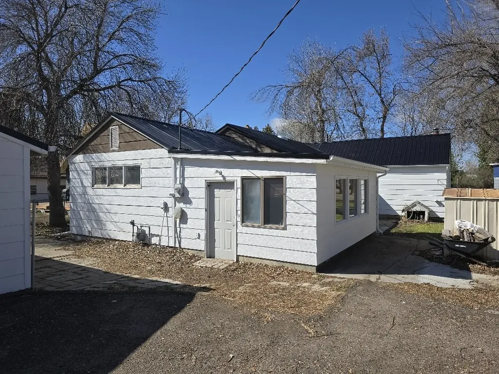 27 5th Avenue SW Choteau MT 59422