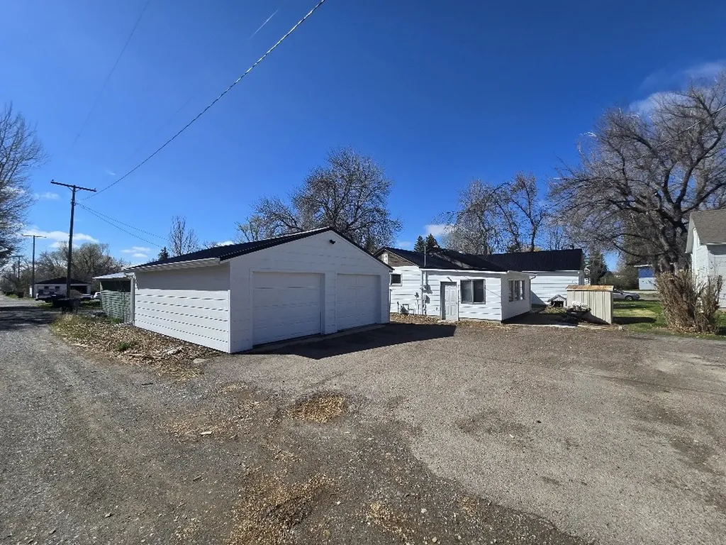 27 5th Avenue SW Choteau MT 59422