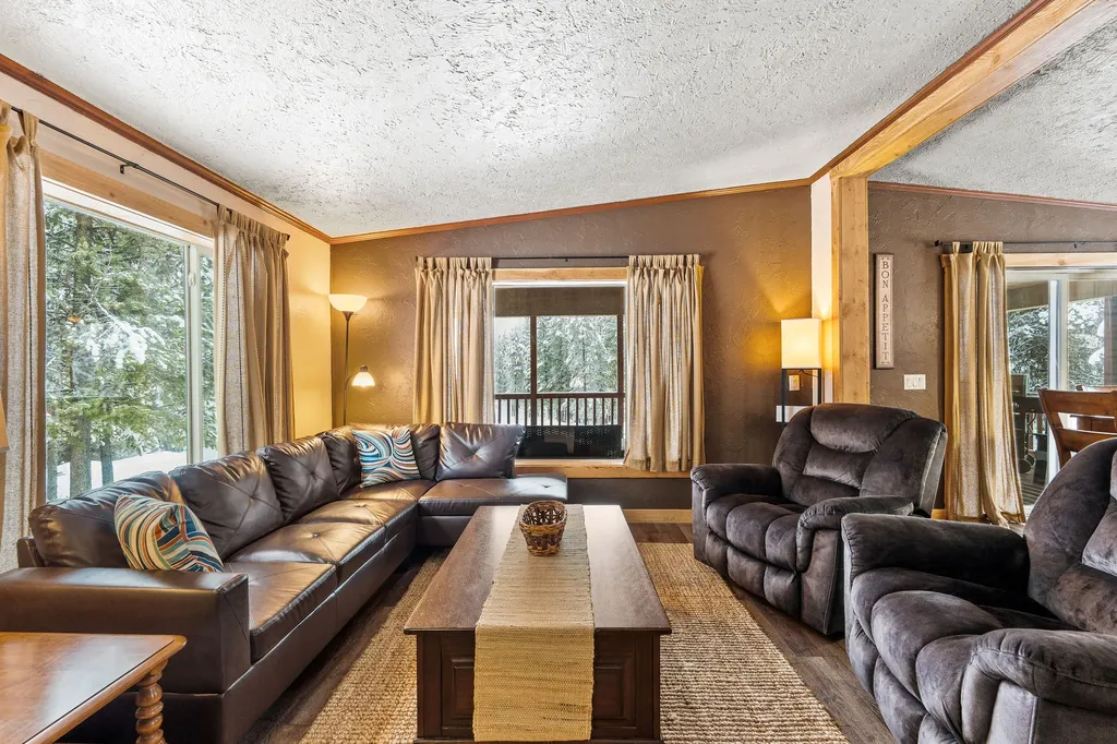 15633 North Fork Road Polebridge MT 59928