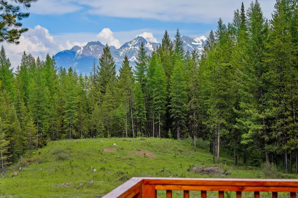 15633 North Fork Road Polebridge MT 59928