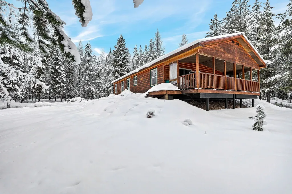 15633 North Fork Road Polebridge MT 59928