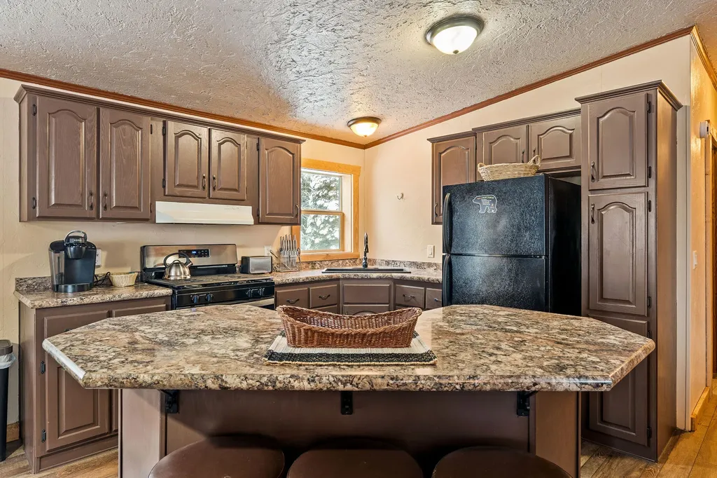 15633 North Fork Road Polebridge MT 59928