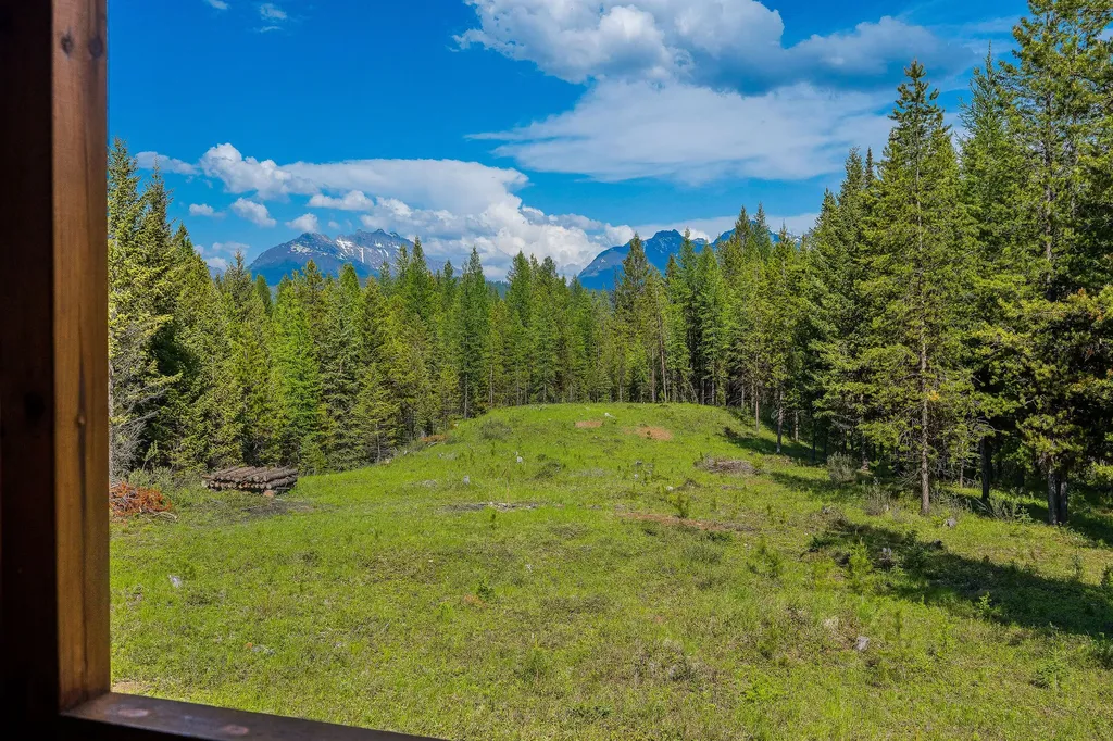 15633 North Fork Road Polebridge MT 59928