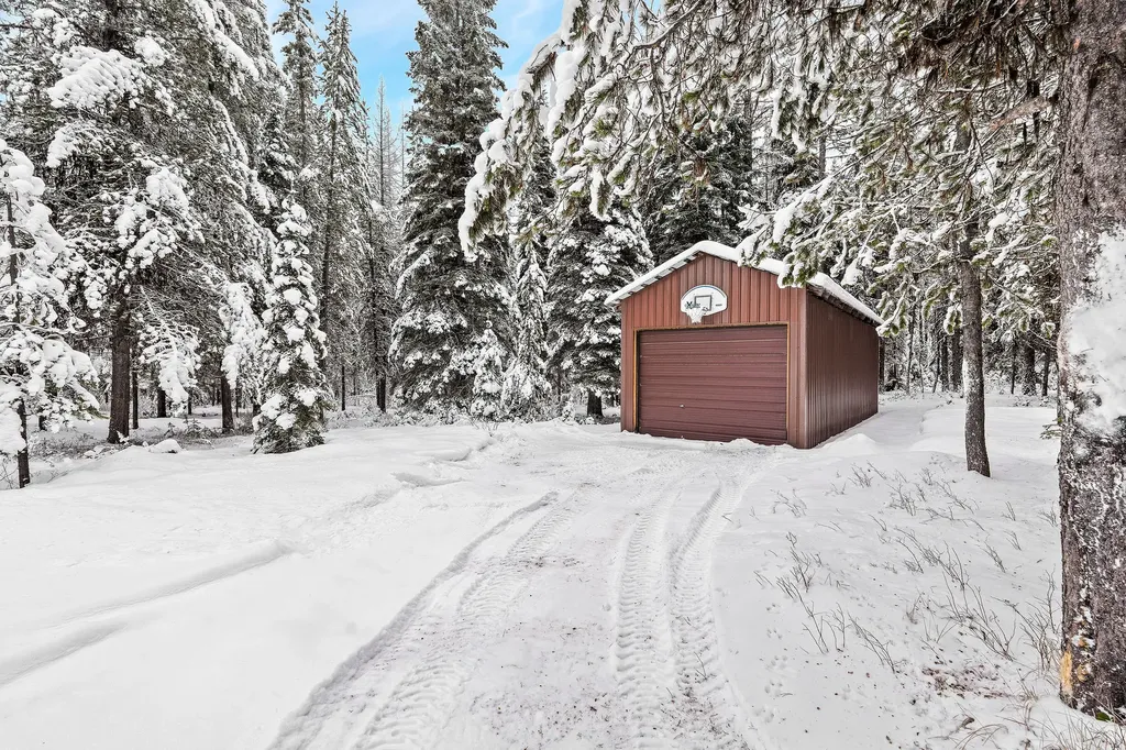 15633 North Fork Road Polebridge MT 59928