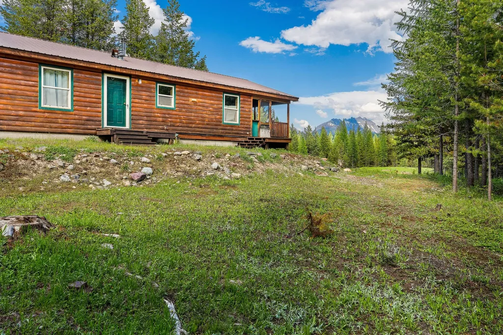 15633 North Fork Road Polebridge MT 59928