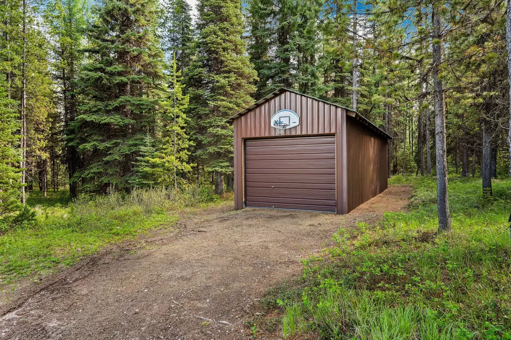 15633 North Fork Road Polebridge MT 59928