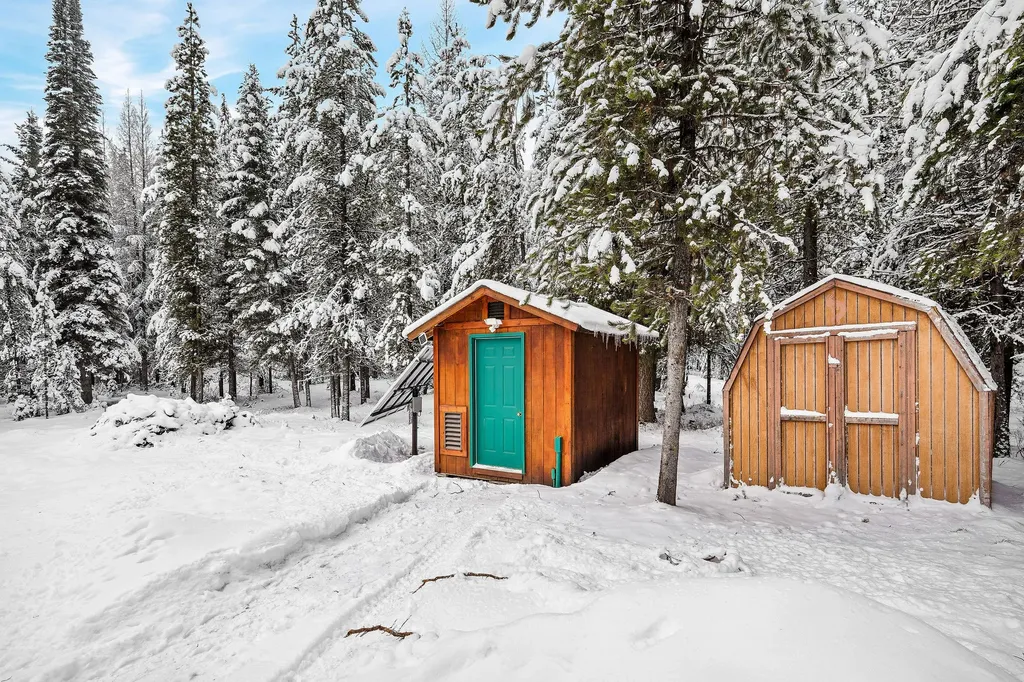 15633 North Fork Road Polebridge MT 59928