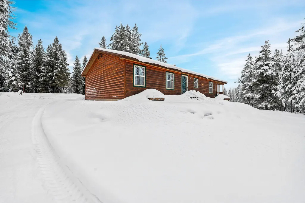 15633 North Fork Road Polebridge MT 59928