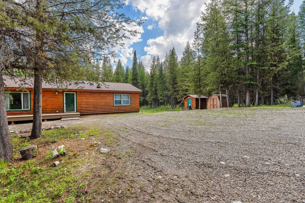 15633 North Fork Road Polebridge MT 59928
