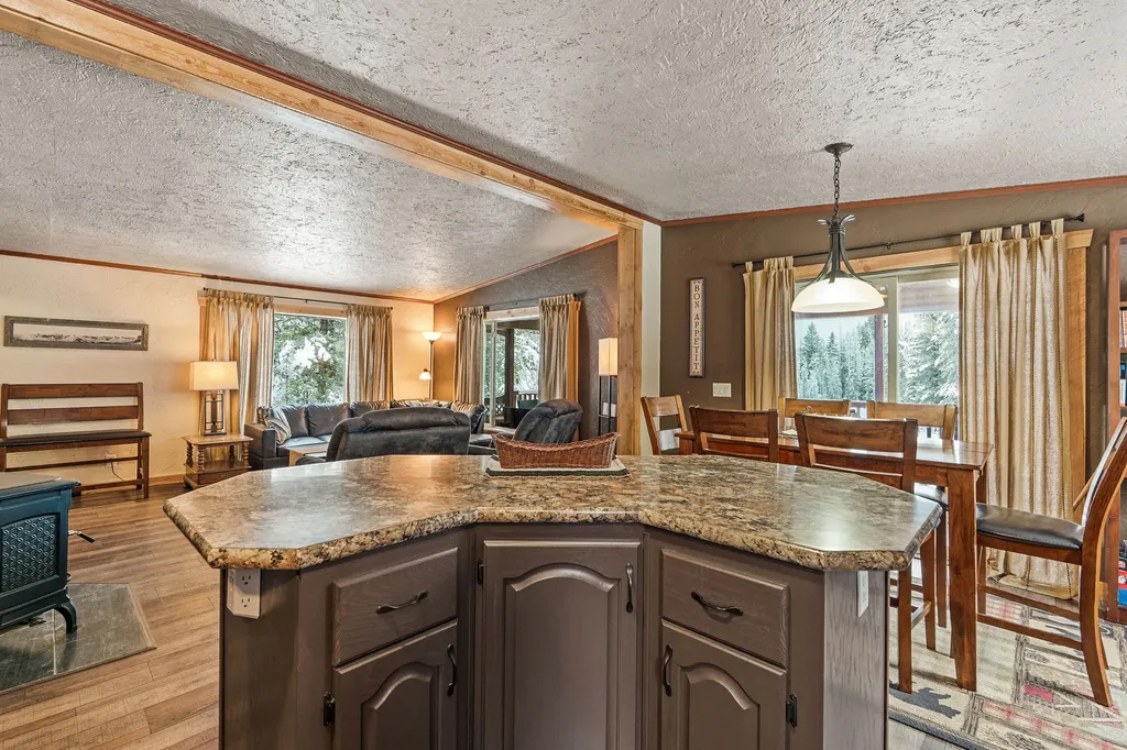 15633 North Fork Road Polebridge MT 59928