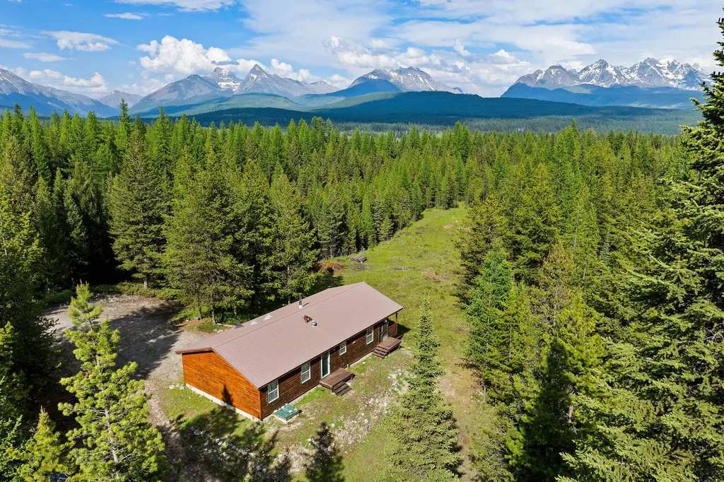 15633 North Fork Road Polebridge MT 59928