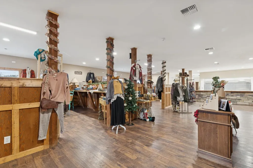 657 Us Highway 93 N Eureka MT 59917