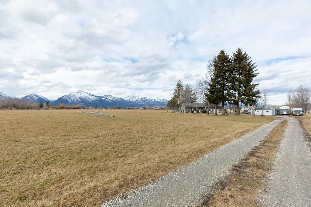 904 S Shoshone Loop Hamilton MT 59840