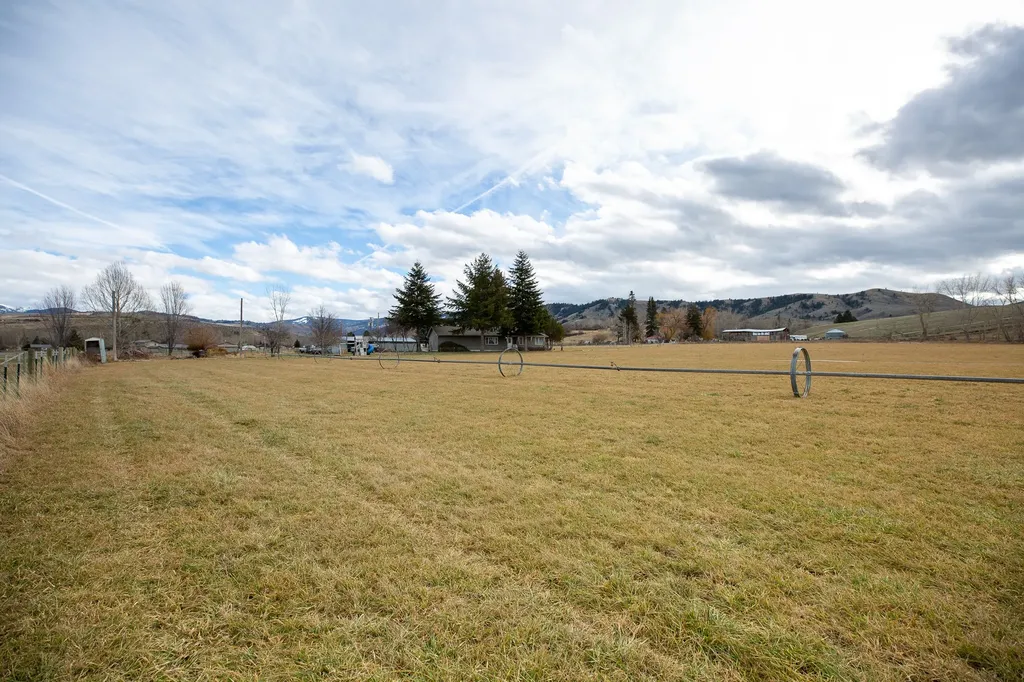 904 S Shoshone Loop Hamilton MT 59840