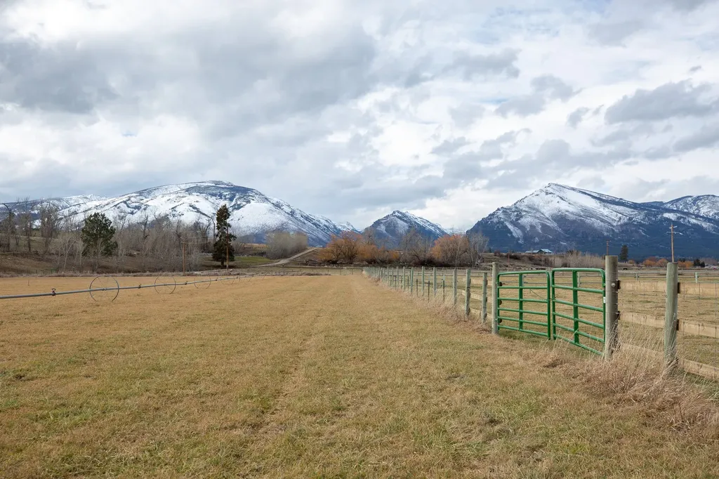 904 S Shoshone Loop Hamilton MT 59840