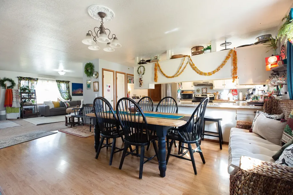 904 S Shoshone Loop Hamilton MT 59840