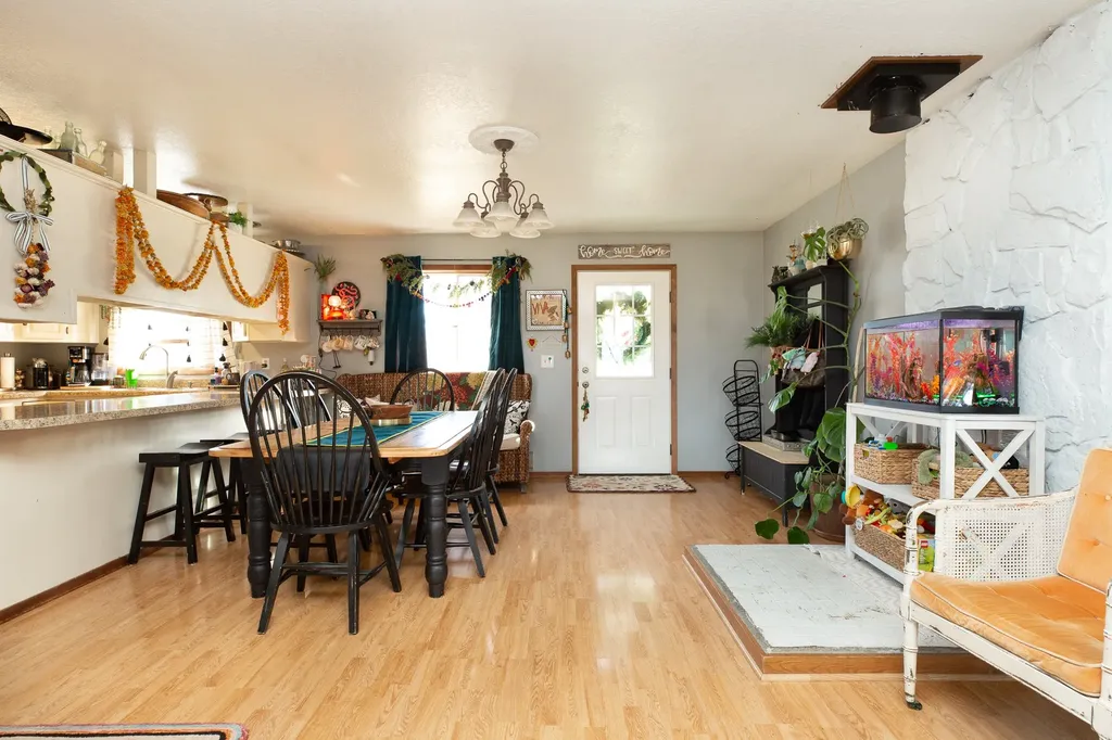 904 S Shoshone Loop Hamilton MT 59840