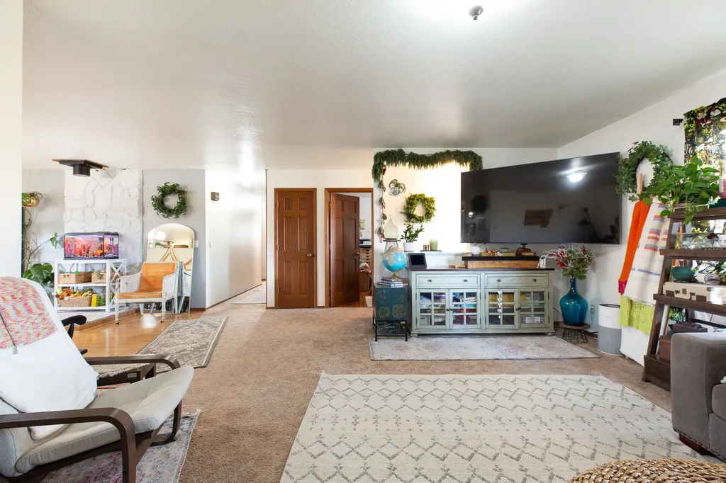 904 S Shoshone Loop Hamilton MT 59840