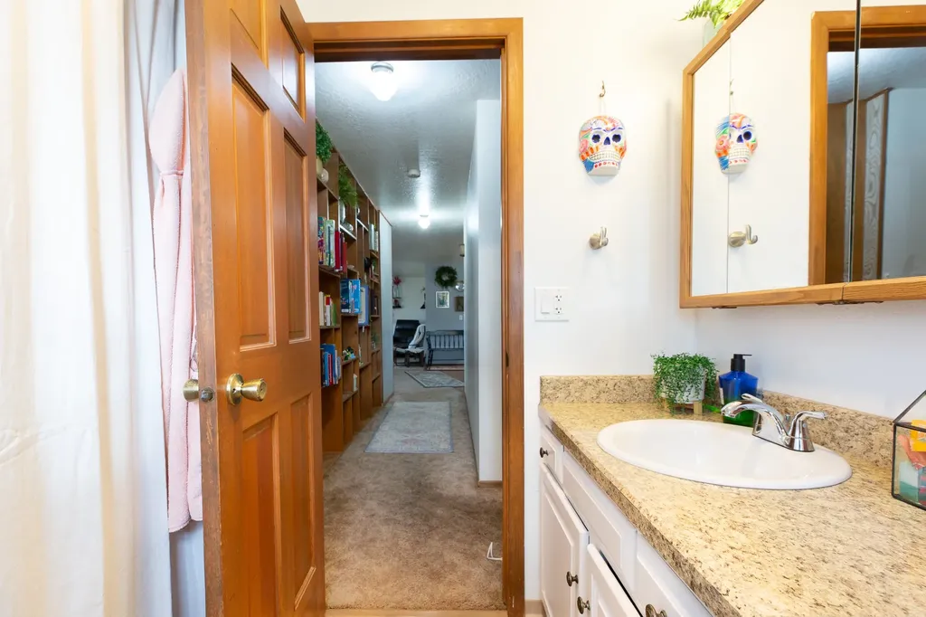 904 S Shoshone Loop Hamilton MT 59840
