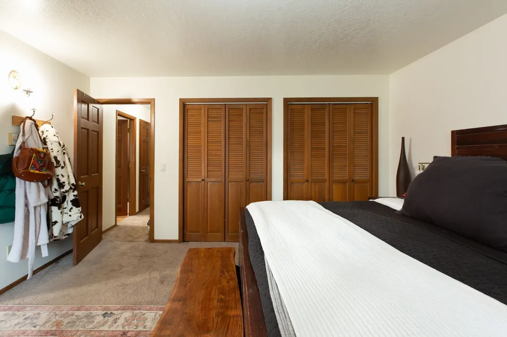 904 S Shoshone Loop Hamilton MT 59840
