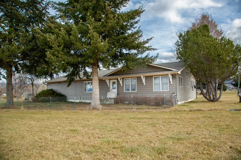 904 S Shoshone Loop Hamilton MT 59840