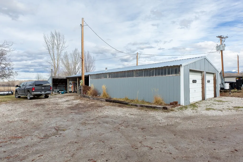 904 S Shoshone Loop Hamilton MT 59840