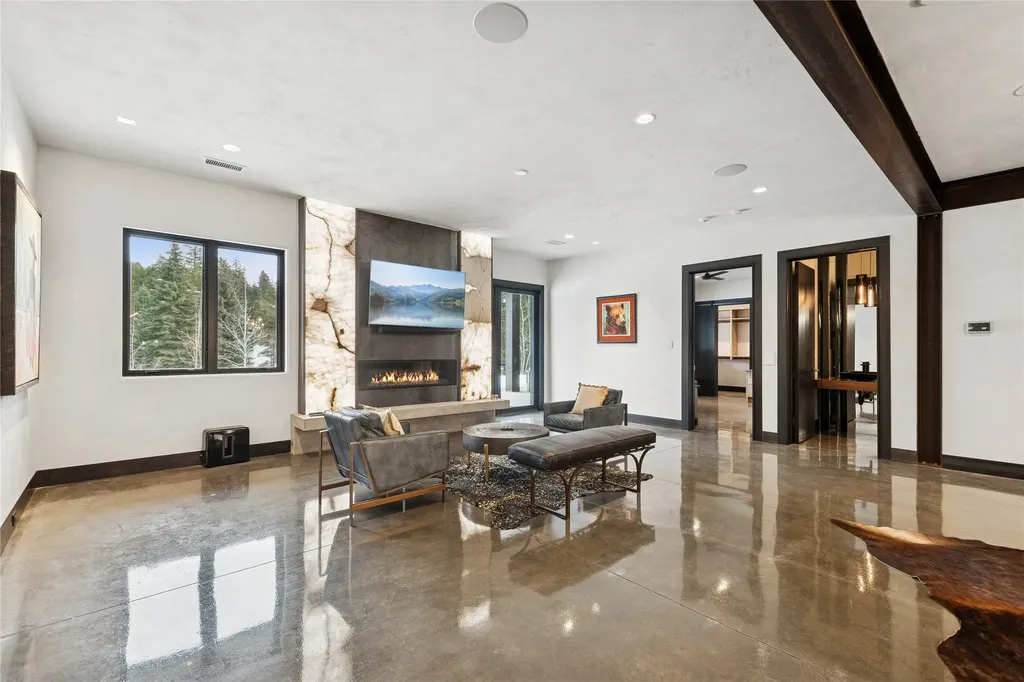 121 Whitefish Forest Loop Whitefish MT 59937