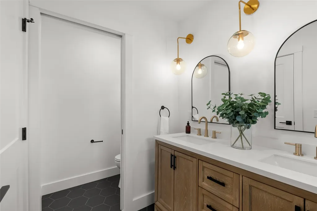 722, 724, 728, 730, 732 Rollins Street Missoula MT 59801