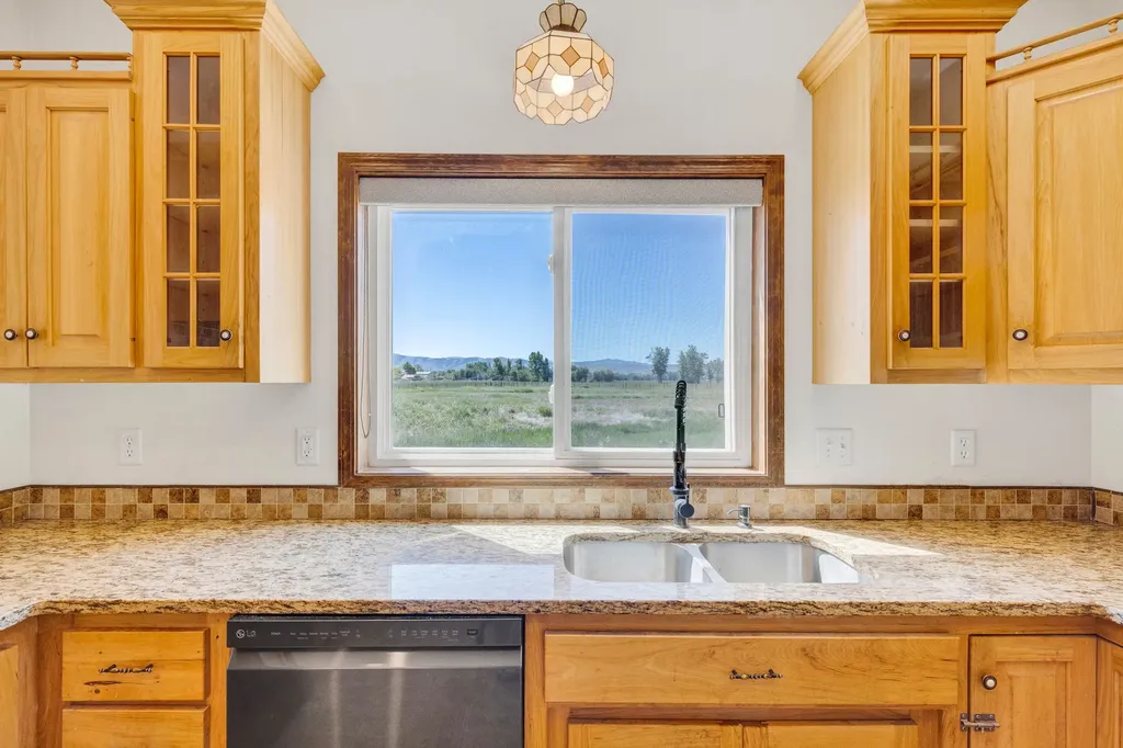 239 Lincoln Lane Hamilton MT 59840