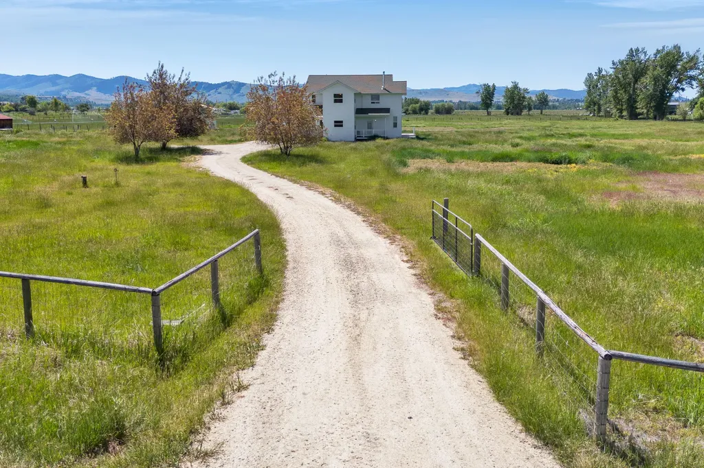 239 Lincoln Lane Hamilton MT 59840