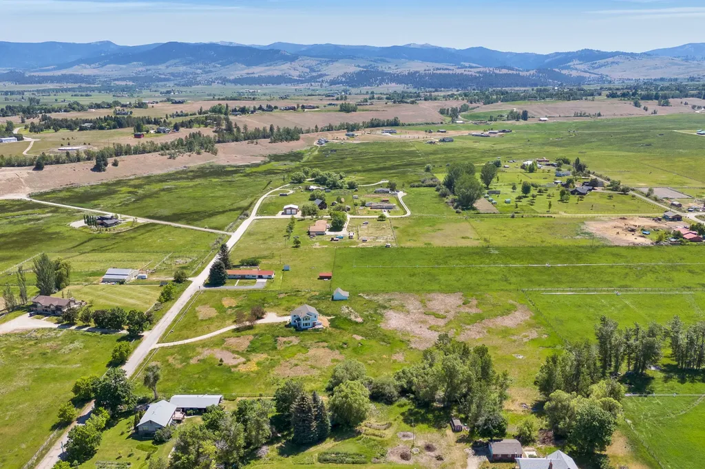 239 Lincoln Lane Hamilton MT 59840