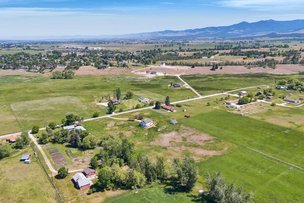 239 Lincoln Lane Hamilton MT 59840