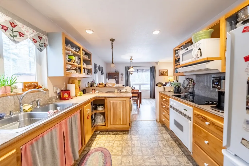 185 Forest Road Troy MT 59935