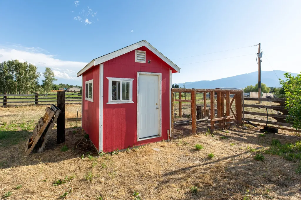 4472 Tripp Lane Stevensville MT 59870