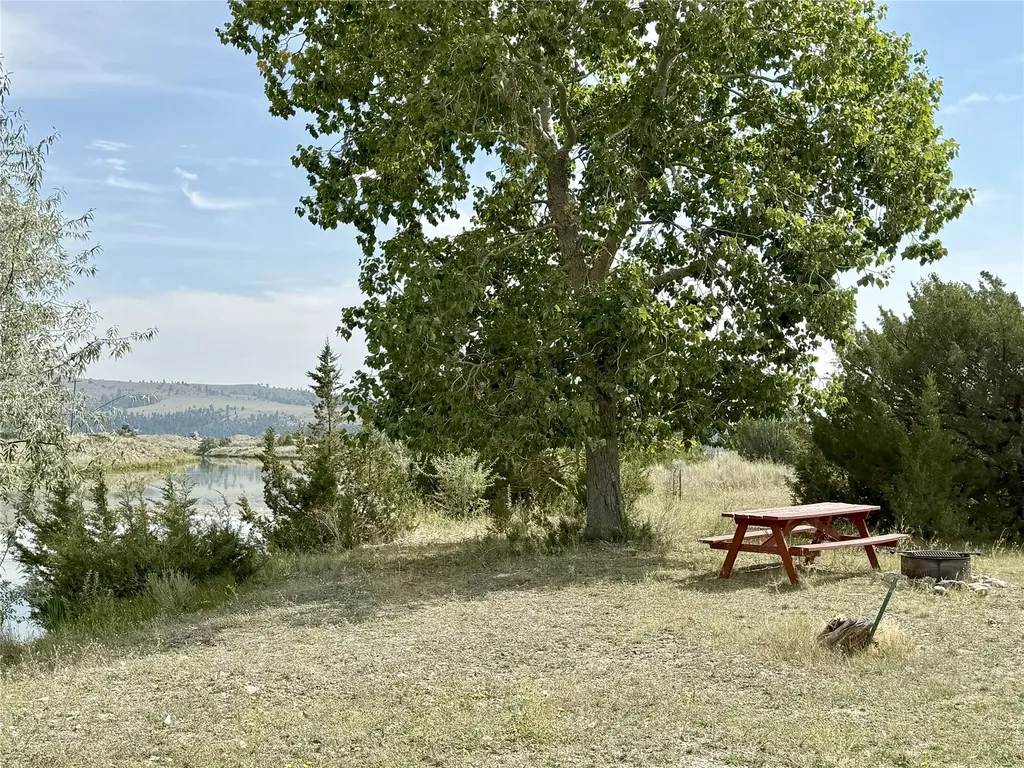 5810 Favorite Gulch Road Helena MT 59602