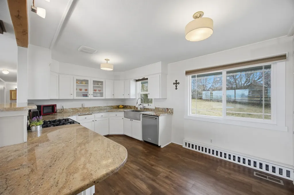 1948 Mountain View Orchard Road Corvallis MT 59828