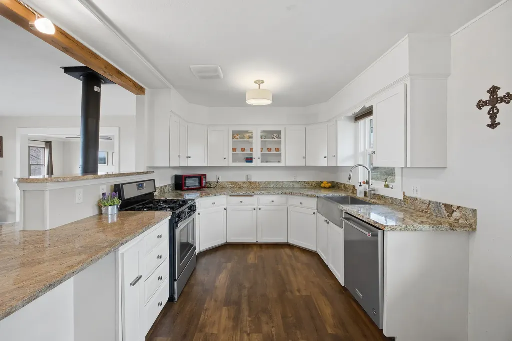 1948 Mountain View Orchard Road Corvallis MT 59828