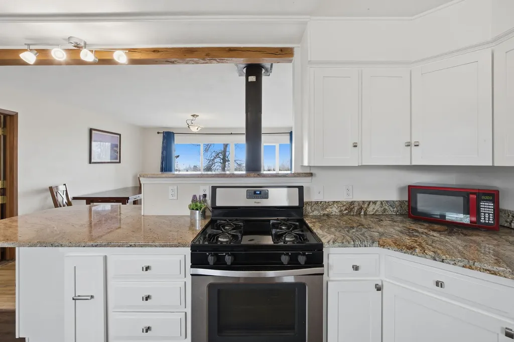 1948 Mountain View Orchard Road Corvallis MT 59828