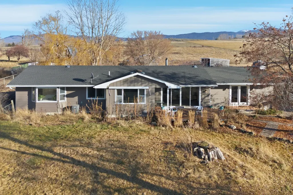1948 Mountain View Orchard Road Corvallis MT 59828