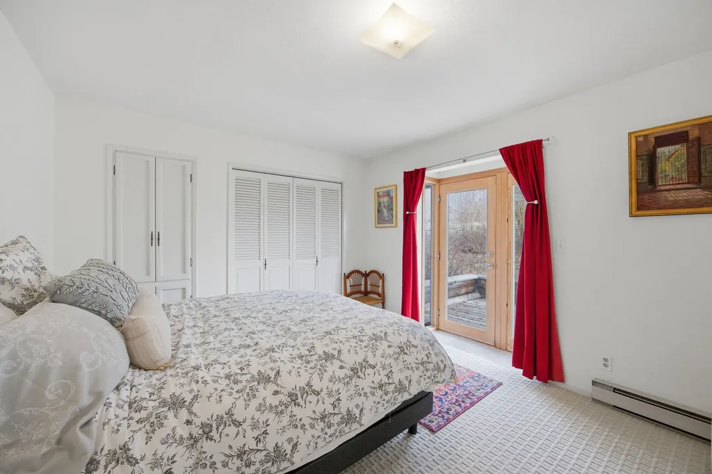 1948 Mountain View Orchard Road Corvallis MT 59828