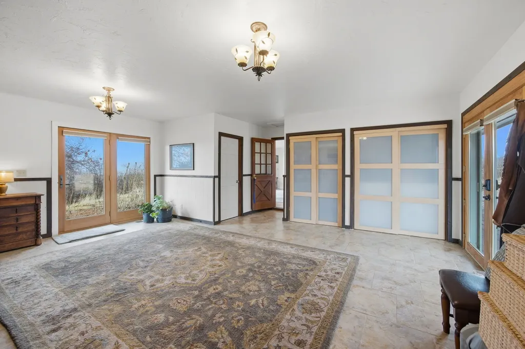 1948 Mountain View Orchard Road Corvallis MT 59828